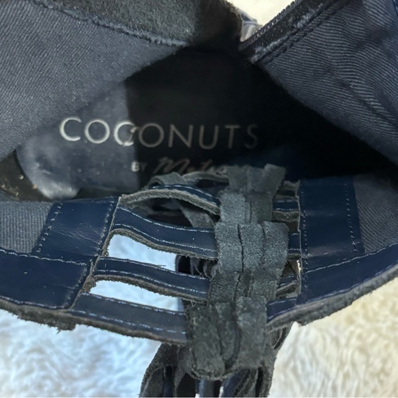 SIZE 8 NAVY BLUE FAUX SUEDE FRINGE BOOTIES! - Picture 2 of 5